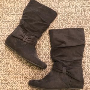 Suede slouch boots
